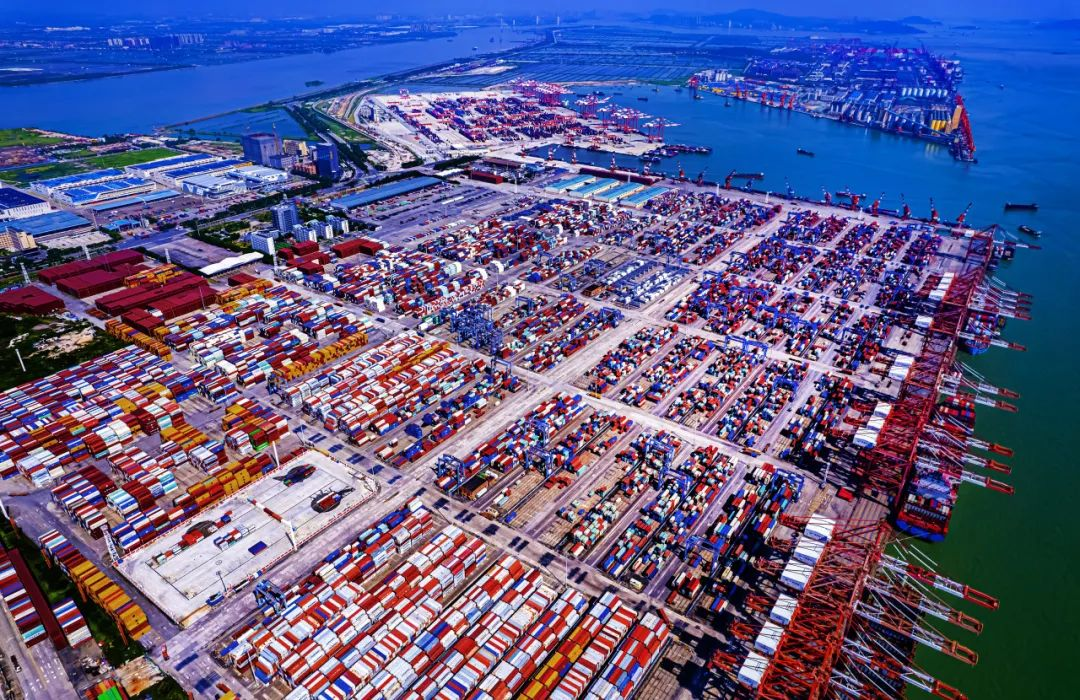 集装箱海运航运业走向正；孽杈镀獒黄